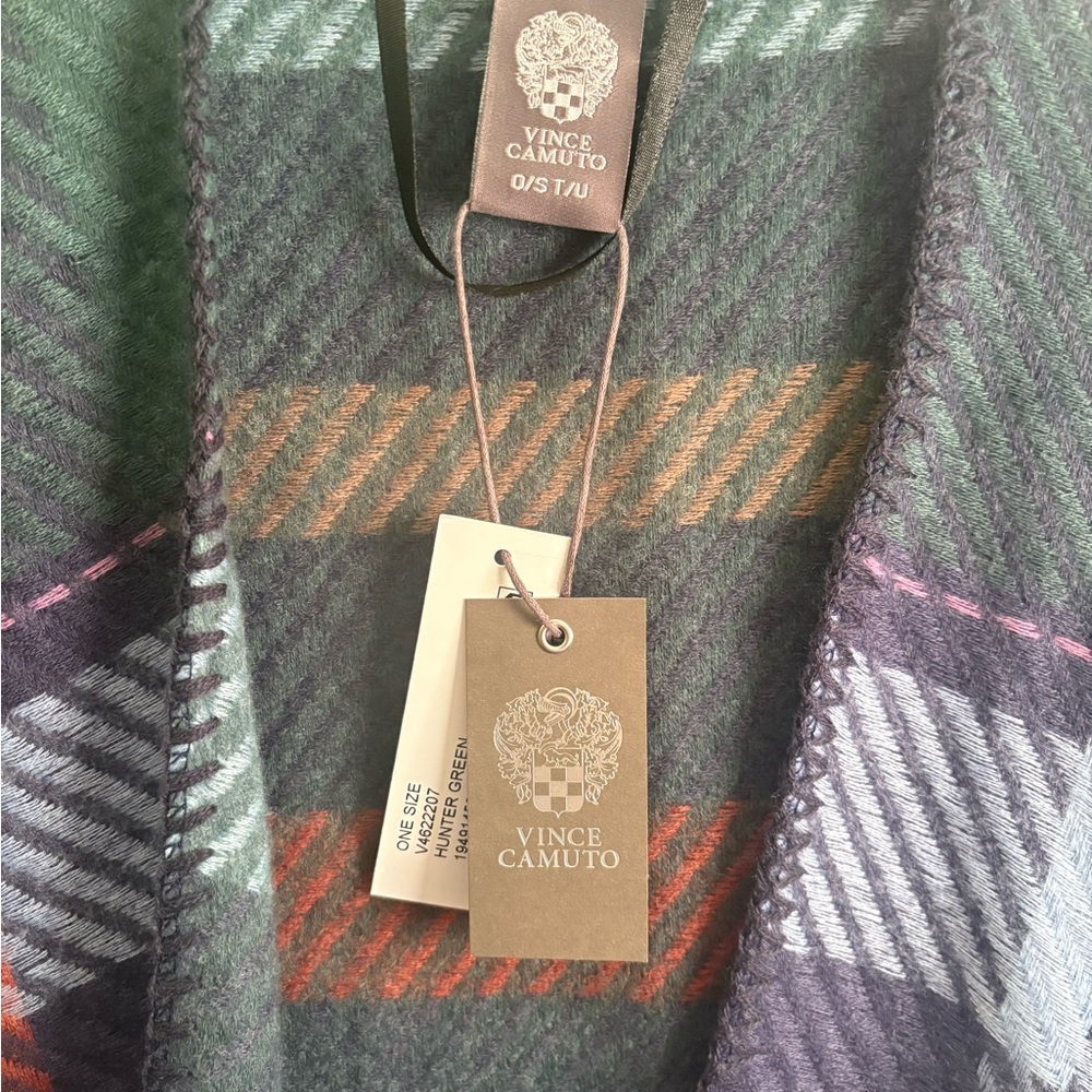 NWT Vince Camuto Shawl Hunter Green Plaid  One Size